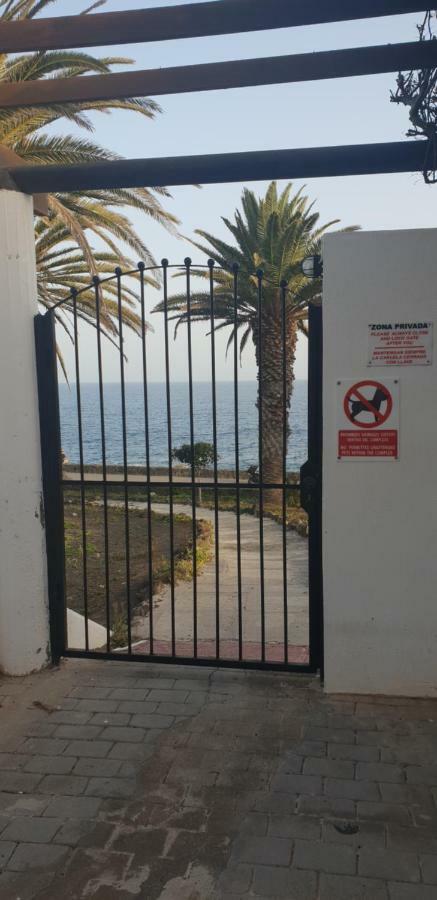 Casa A Primera Linea De Mar กอสตา เตกีสเซ ภายนอก รูปภาพ